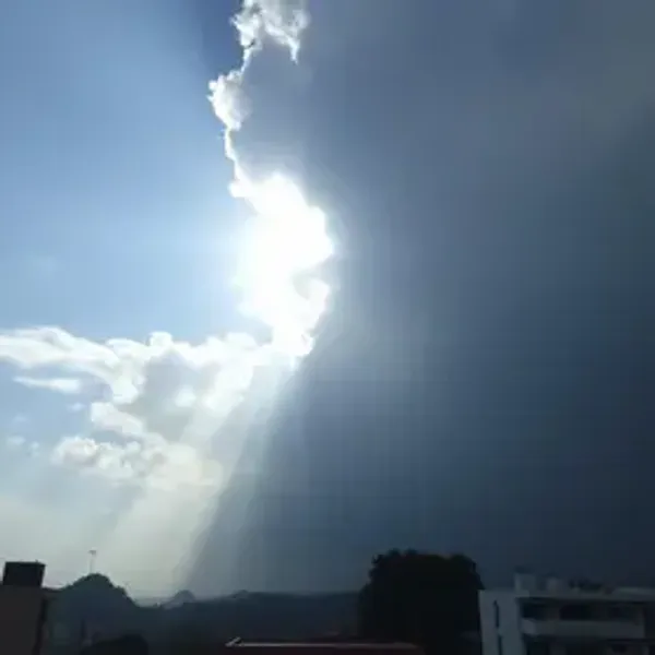 Previsão do tempo hoje para São Bernardo do Campo (SP): sol com aumento de nuvens e pancadas de chuva no fim da manhã e à tarde; à noite, temporal