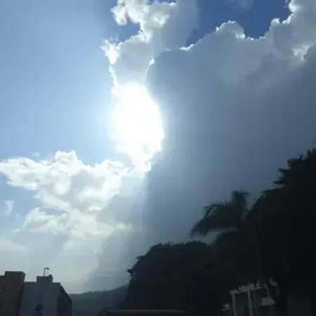 Previsão do tempo hoje para São Bernardo do Campo (SP): sol com muitas nuvens passando a chuvoso à tarde; à noite, a chuva para