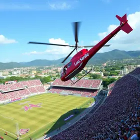 Lula chega de helicóptero ao estádio em São Bernardo do Campo para lançamento da campanha