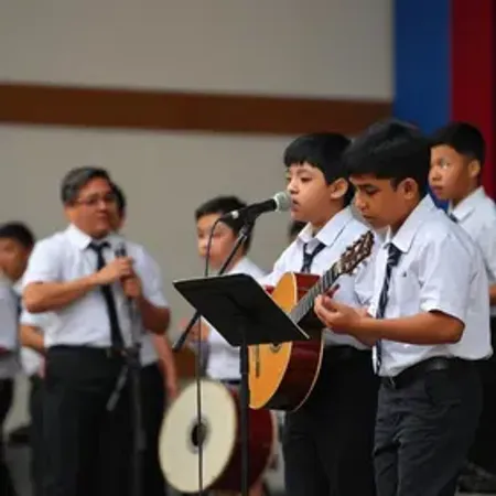 ROMU faz apresentação musical em escola do Alves Dias