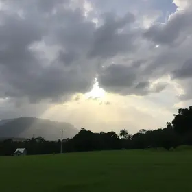Previsão do tempo hoje para São Bernardo do Campo (SP): sol, com pancadas de chuva de manhã e muitas nuvens à tarde; à noite, tempo firme