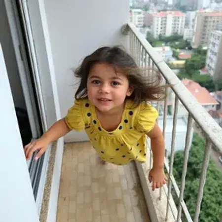 Menina de 2 anos cai de varanda em São Bernardo do Campo