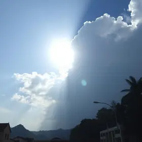 Previsão do tempo hoje para São Bernardo do Campo (SP): sol com algumas nuvens e chuva passageira durante o dia; à noite o tempo fica firme