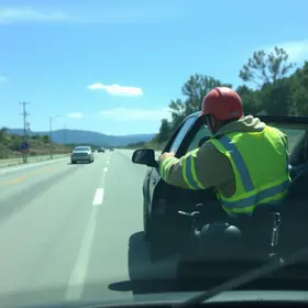 Motorista de 52 anos passa mal, perde a consciência e bate carro no Baeta Neves