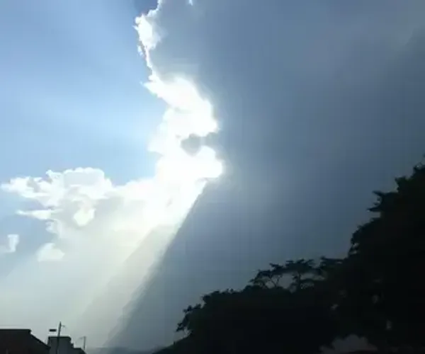 Previsão do tempo hoje para São Bernardo do Campo (SP): chuva forte de manhã; sol e diminuição de nuvens à tarde, noite com muitas nuvens